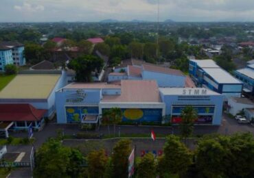 syarat masuk sekolah tinggi multi media